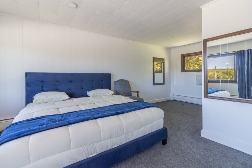 More Photos Of 196 US Route 1, Bucksport Hotel For Sale