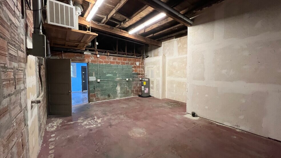 More Photos Of 155-167 Main St W, Monmouth Storefront For Lease