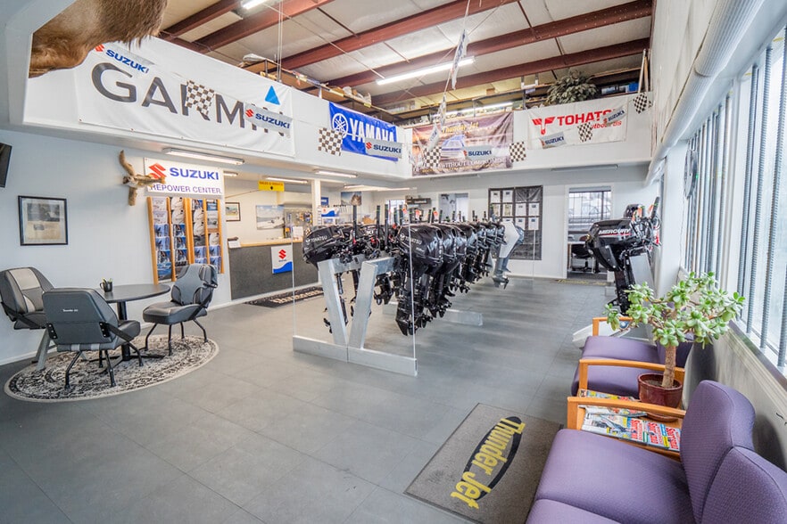 More Photos Of 1700 Highway 99 N, Eugene General Retail For Sale