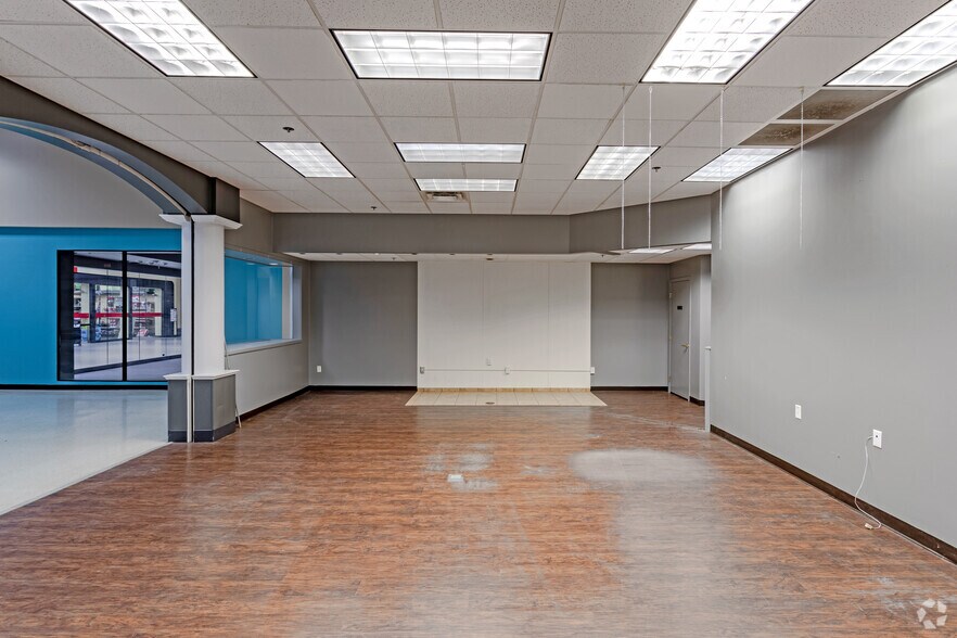 More Photos Of 308 S State St, Fairmont Unknown For Lease