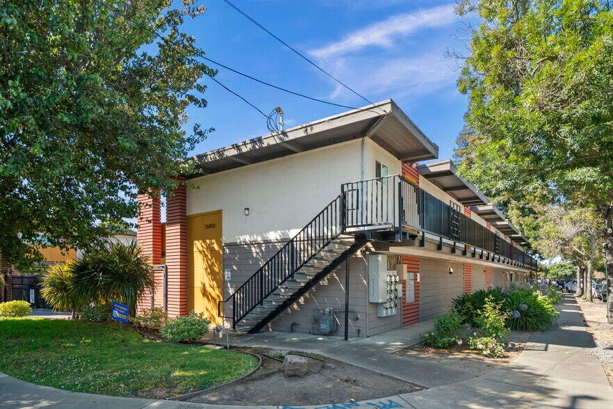 More Photos Of 25013-25021 Cypress Ave, Hayward Apartments For Sale