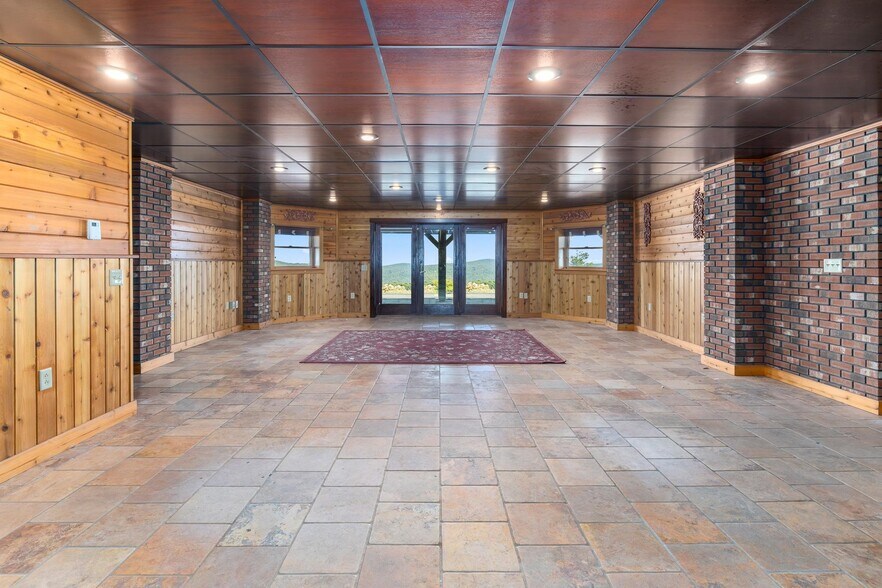 More Photos Of 1950 Collins Rd, Halifax Winery Vineyard For Sale