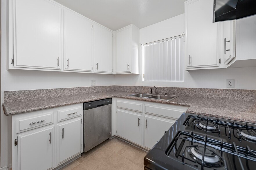 More Photos Of 4434 Fulton Ave, Sherman Oaks Apartments For Sale