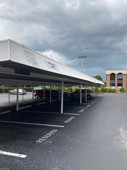 More Photos Of 425 W Colonial Dr, Orlando Office Residential For Lease