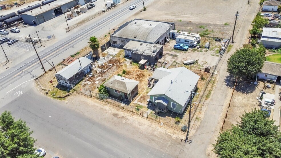 More Photos Of 108 D St, Westley Specialty For Sale