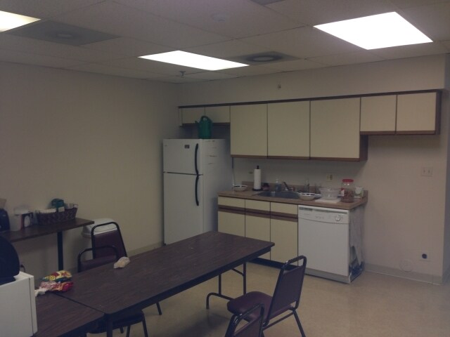 More Photos Of 570 Oakwood Rd, Lake Zurich Light Distribution For Sale