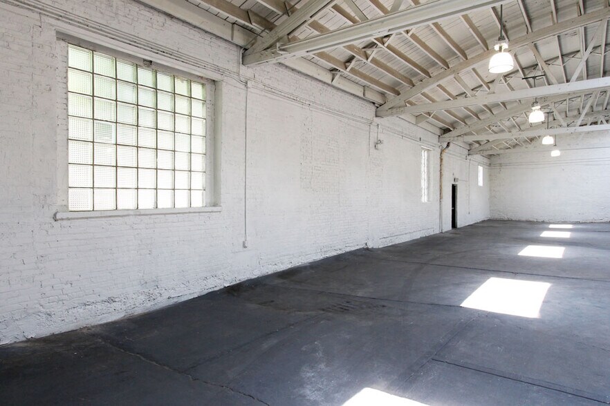 More Photos Of 2101 S Peoria St, Chicago Warehouse For Sale