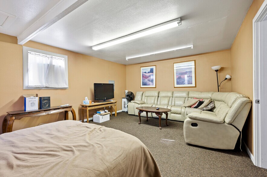 More Photos Of 1157 S Main St, Cedar City Auto Repair For Sale