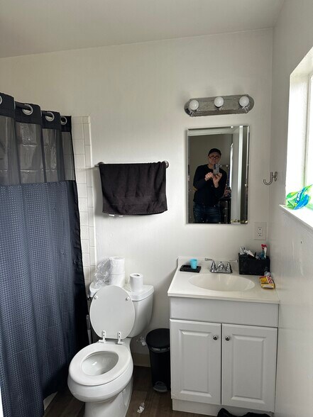 More Photos Of 2550 35th Ave, Oakland Apartments For Sale