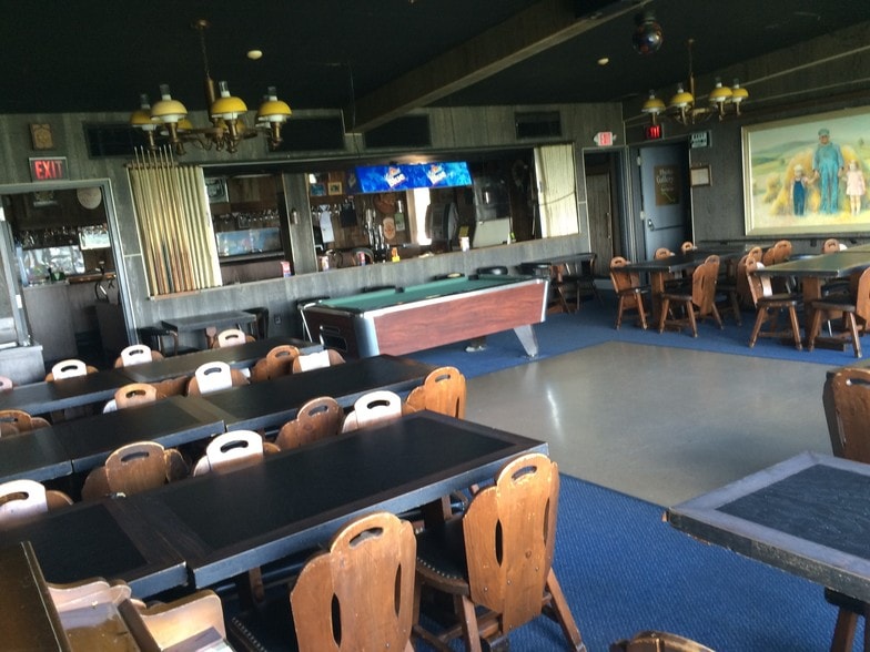 More Photos Of 33 County Road 60, Waverly Hotel For Sale