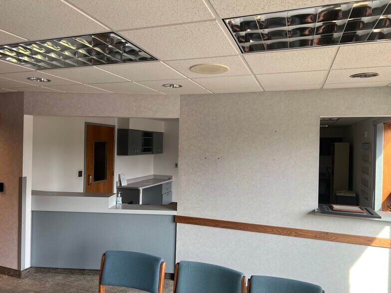 More Photos Of 305 S Highway 27, Cadott Medical For Sale
