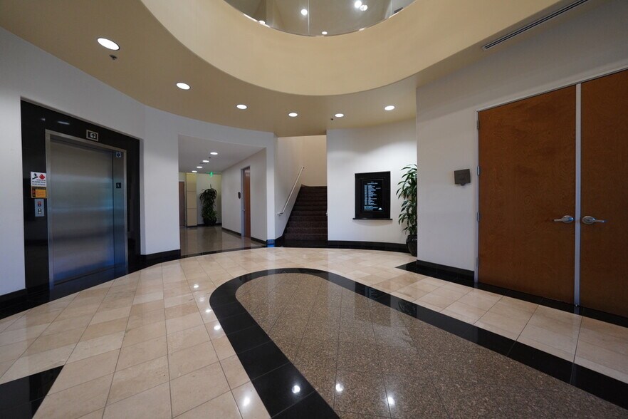 More Photos Of 2 South Pointe Dr, Lake Forest Office For Lease