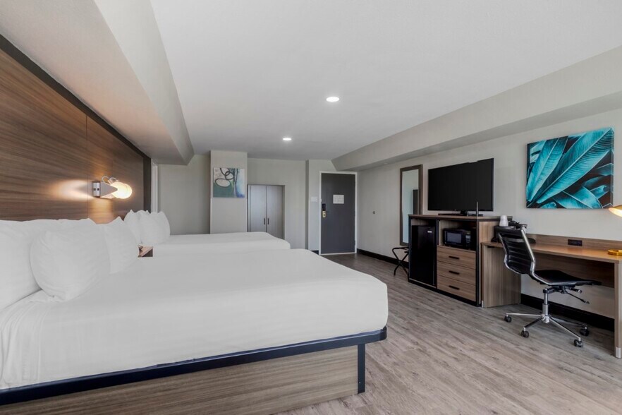 More Photos Of 2021 N Padre Island Dr, Corpus Christi Hotel For Sale