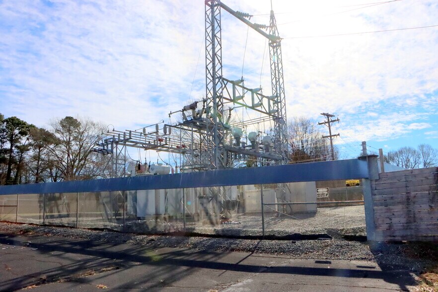 More Photos Of 2115 S McDuffie St, Anderson Manufacturing For Sale