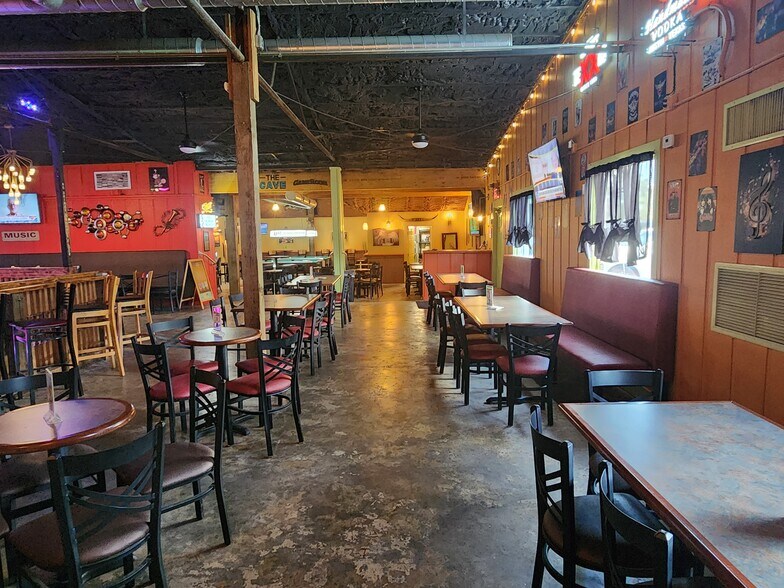 More Photos Of 3720 Highway 35, Fulton Restaurant For Sale