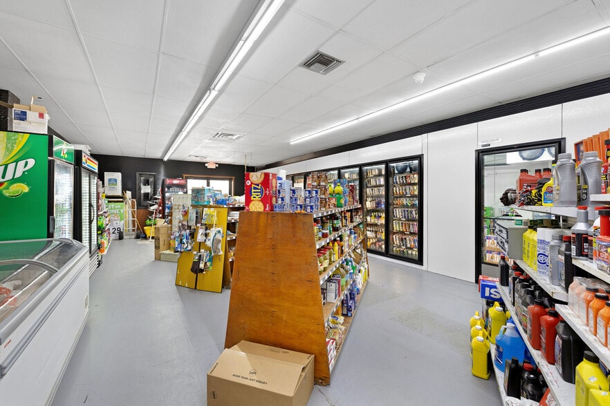 More Photos Of 839 New Hope Cedar Point Rd, New Hope Specialty For Sale