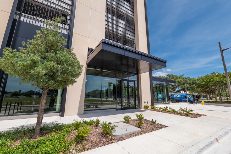 More Photos Of 400 West Bay Dr, Largo Specialty For Lease