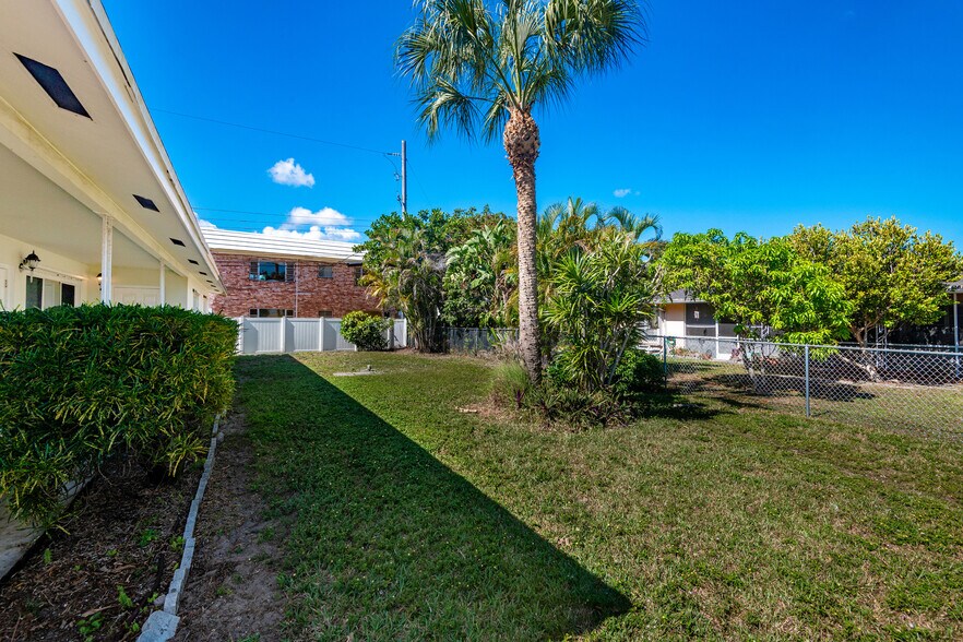 More Photos Of 321 SE 1st Ave, Pompano Beach Multifamily For Sale