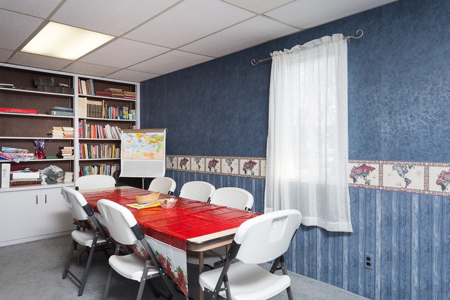 More Photos Of 305 W Columbia St, Farmington Religious Facility For Sale