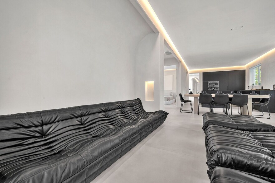 More Photos Of 120 NE 25th St, Miami Specialty For Sale