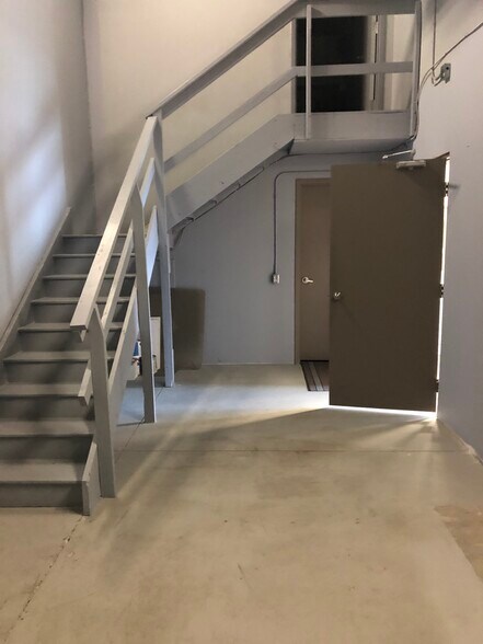 More Photos Of 3910 84th Ave, Leduc Warehouse For Lease