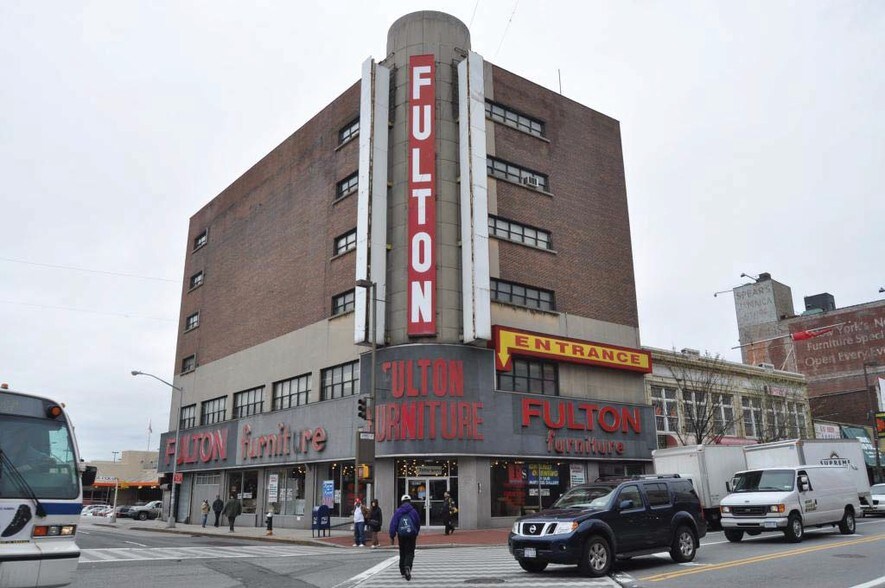 Primary Photo Of 166-36 Jamaica Ave, Jamaica General Retail For Lease
