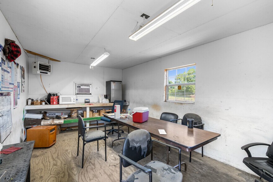 More Photos Of 2946 State Highway V, Matthews Warehouse For Sale