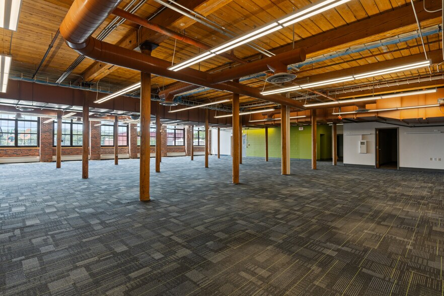 More Photos Of 140 Mill St, Lewiston Office Residential For Sale