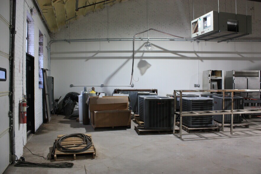 More Photos Of 1737 NW 5th St, Oklahoma City Warehouse For Lease