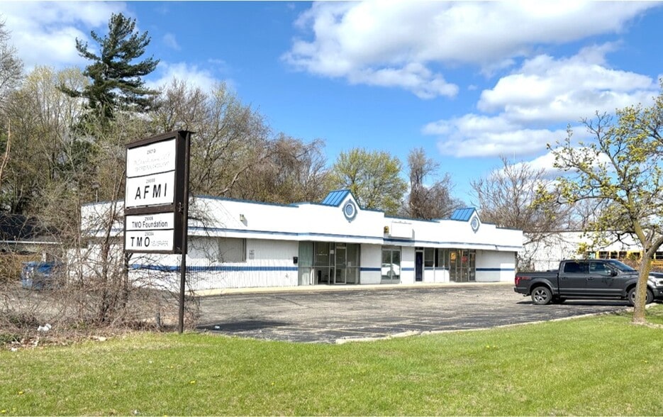 Primary Photo Of 29010 W 8 Mile Rd, Farmington Hills Freestanding For Lease