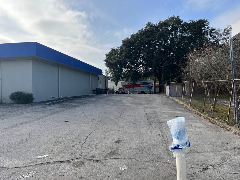 More Photos Of 1906 Parental Home Rd, Jacksonville Storefront For Sale