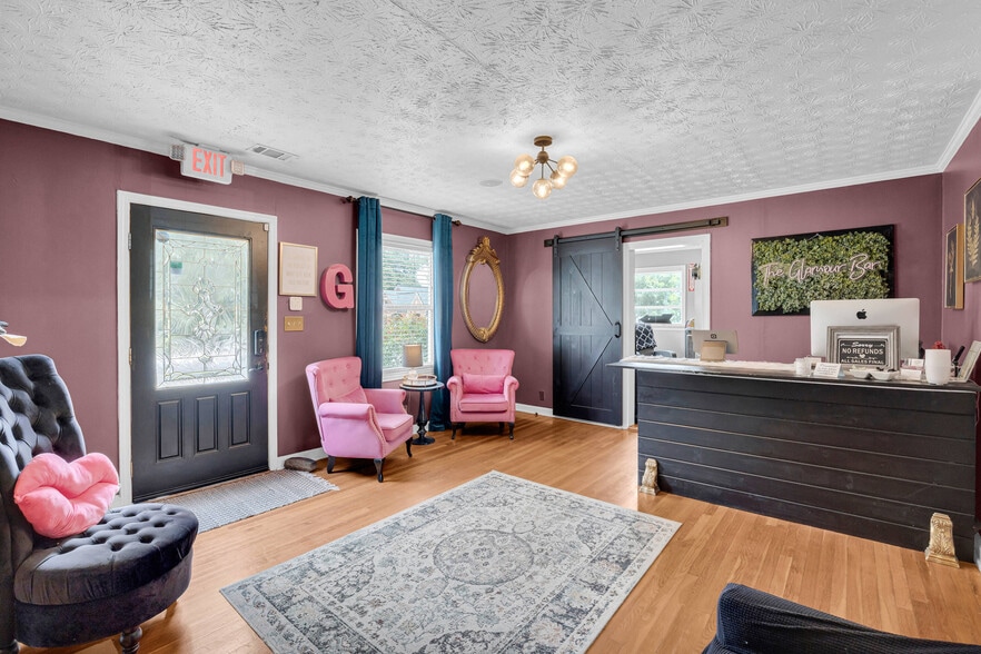 More Photos Of 449 S Hill St, Buford Office For Sale