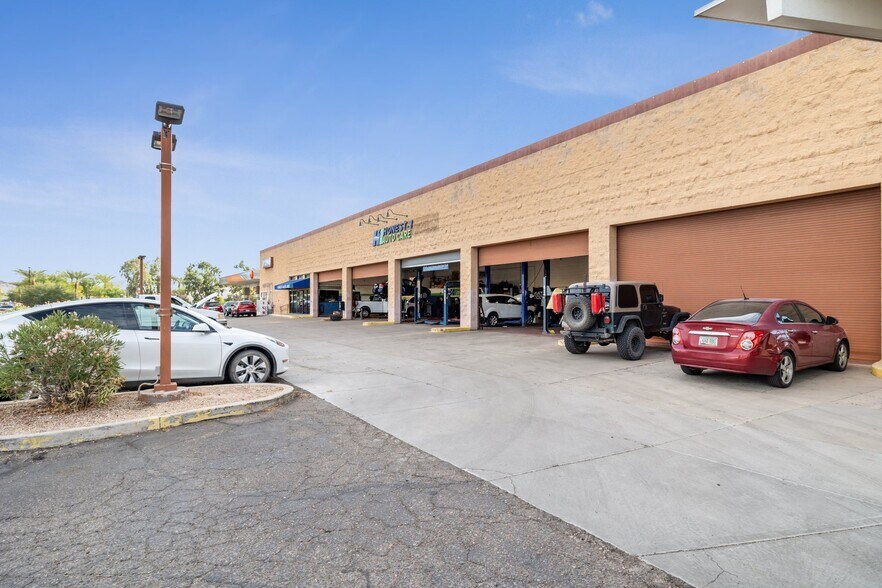 More Photos Of 12621 N Paradise Village Pky W, Phoenix Service Station For Sale