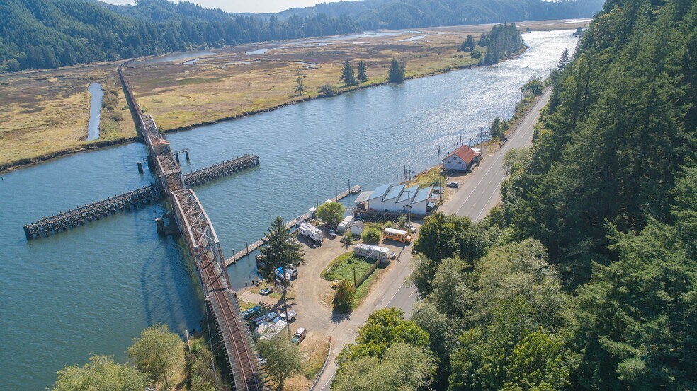 More Photos Of 6750 Or-126 Hwy, Florence Marina For Sale
