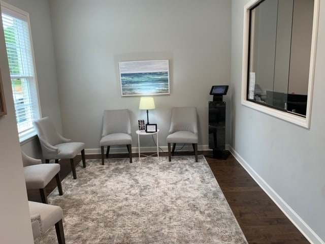 More Photos Of 7947 Players Forest Dr, Memphis Office For Lease