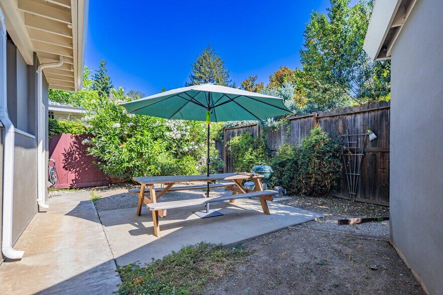 More Photos Of 800 Arbor Rd, Menlo Park Apartments For Sale