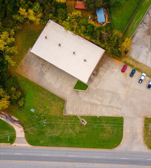 More Photos Of 720 N Main St, Noble Daycare Center For Lease