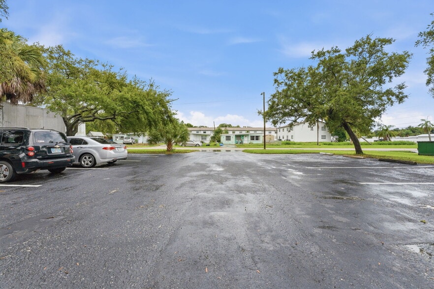 More Photos Of 4669 73rd Ave, Pinellas Park Office For Sale