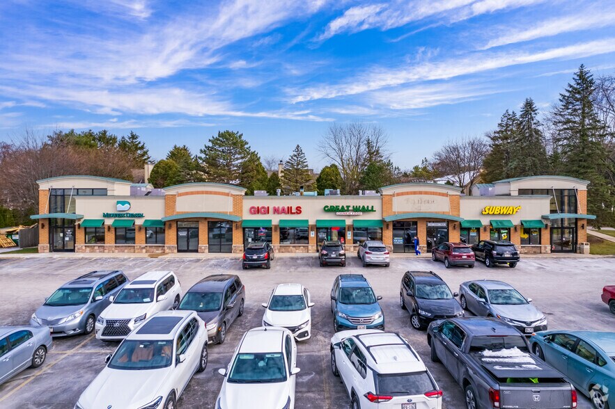 More Photos Of 3930-3970 N Brookfield Rd, Brookfield Unknown For Lease