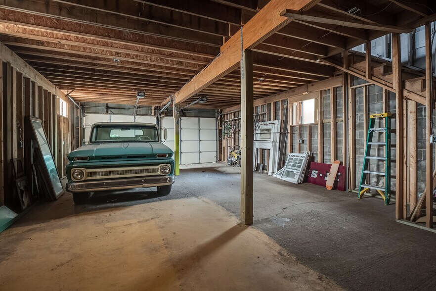 More Photos Of 2557 Broad Ave, Memphis Storefront Retail Office For Sale