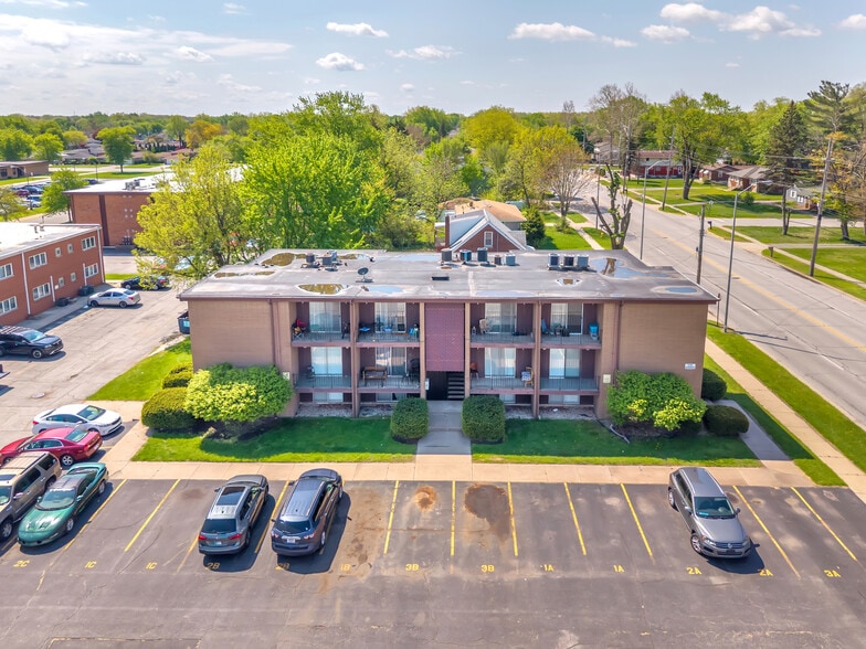 Primary Photo Of 9201 Kennedy Ave, Highland Apartments For Sale