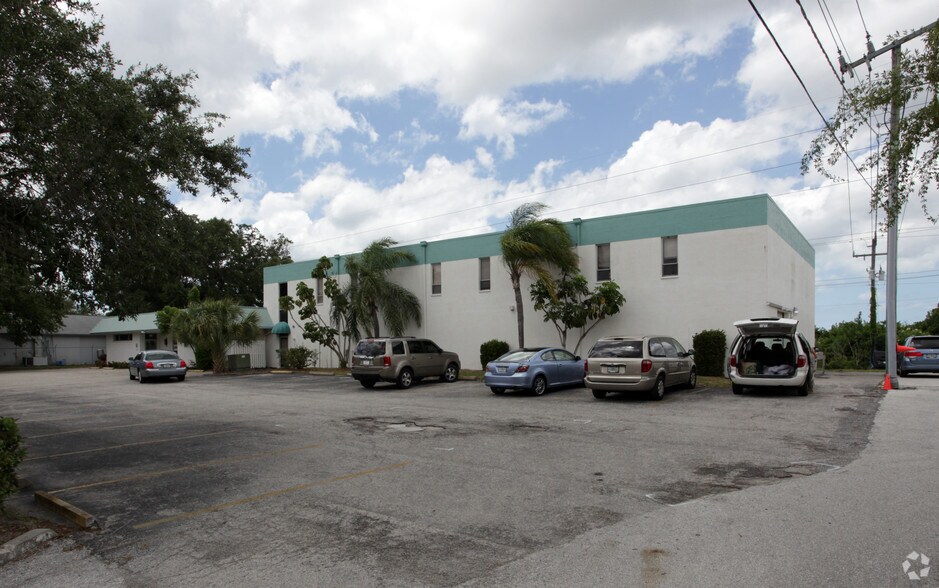 More Photos Of 1933 Whitfield Park Loop, Sarasota Warehouse For Lease