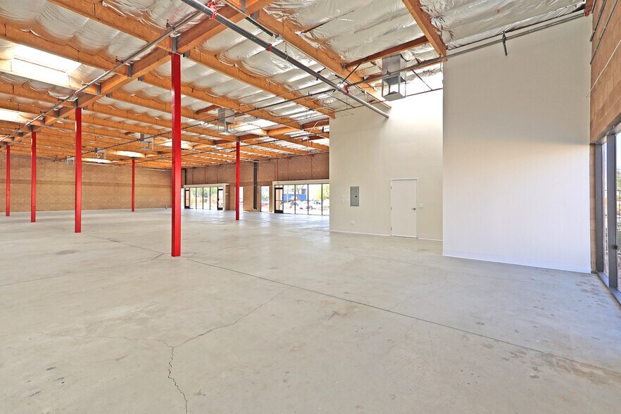 More Photos Of 72110 Corporate Way, Thousand Palms Warehouse For Lease