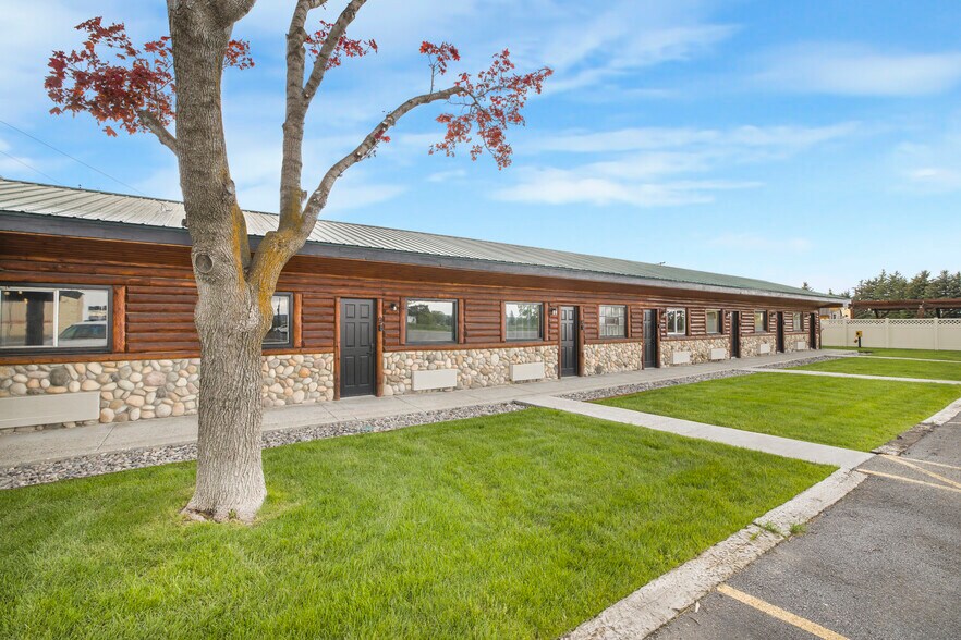 More Photos Of 1665 Whisper Ridge Rd, Ashton Hotel For Sale