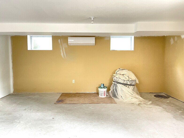 More Photos Of 205 Brooklea Dr, Fayetteville Office Residential For Sale