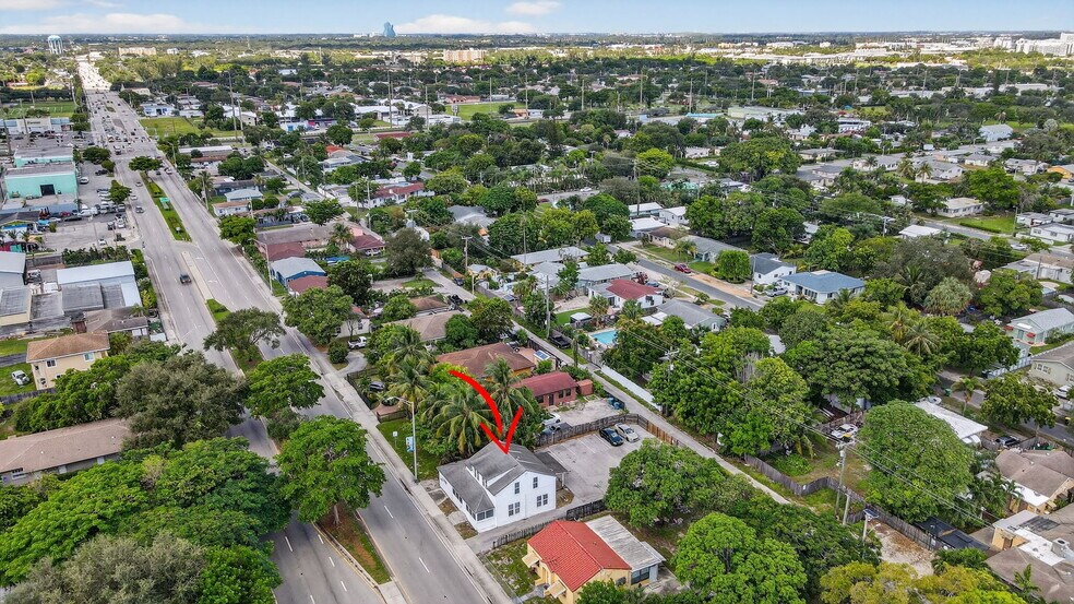 More Photos Of 220 SW 16th St, Dania Beach Office For Lease