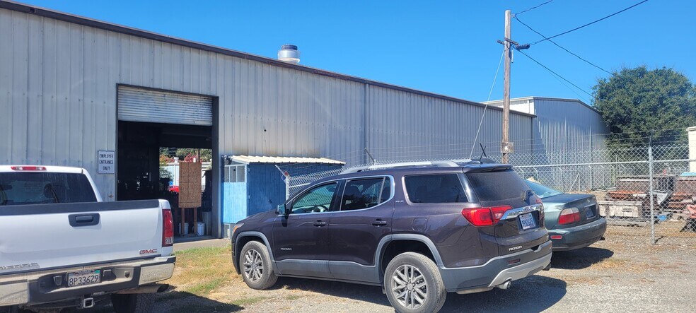 More Photos Of 33 S University St, Healdsburg Warehouse For Sale