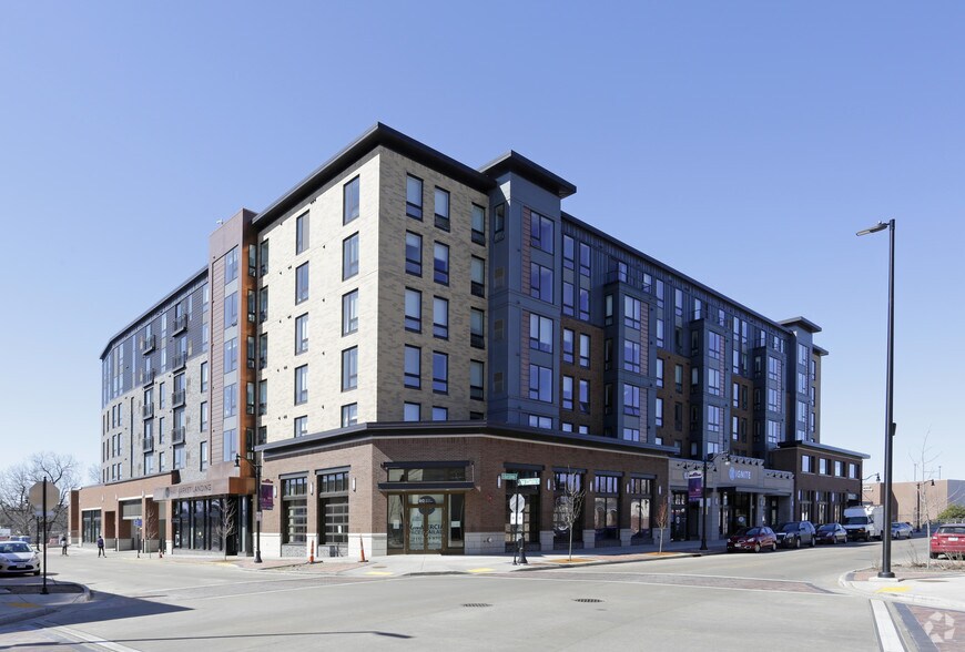 Primary Photo Of 202 Eau Claire St, Eau Claire Dormitory For Lease
