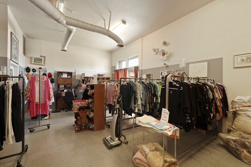 More Photos Of 2 N Main St, Lodi Storefront Retail Office For Sale