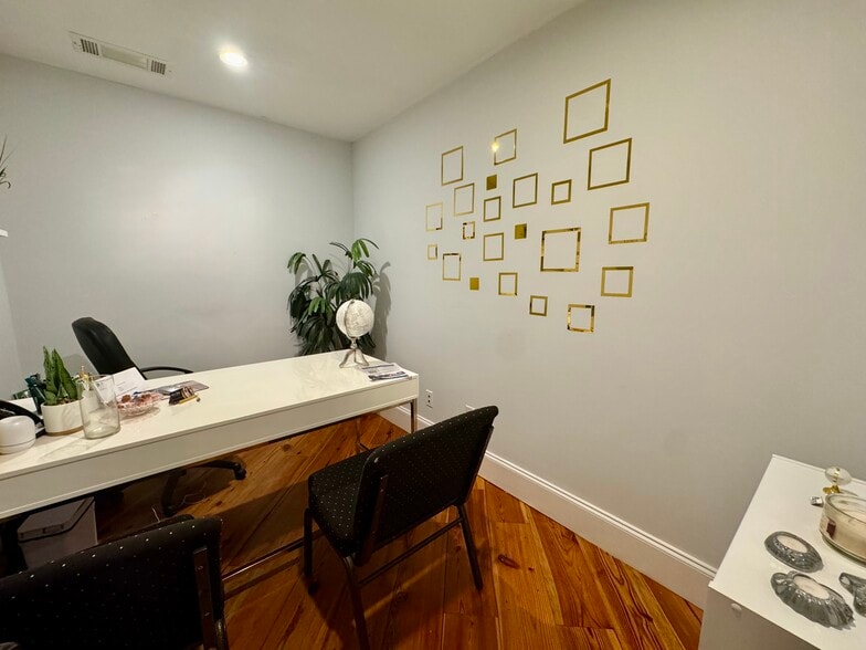 More Photos Of 386 Spanish Wells Rd, Hilton Head Research And Development For Sale